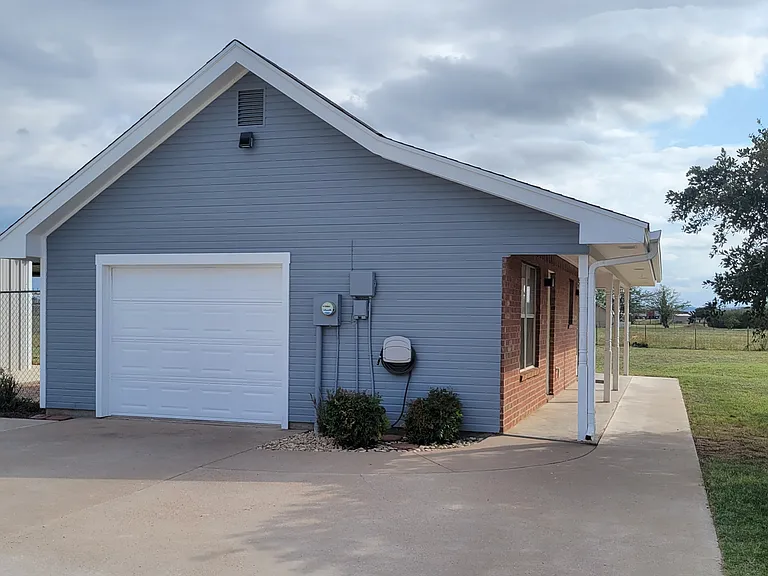 6817 Maple St — Photo 9