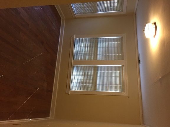 4th image of 186 S Humes St #188