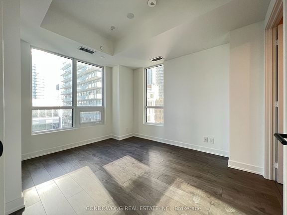 5th image of 108 Peter St #1106