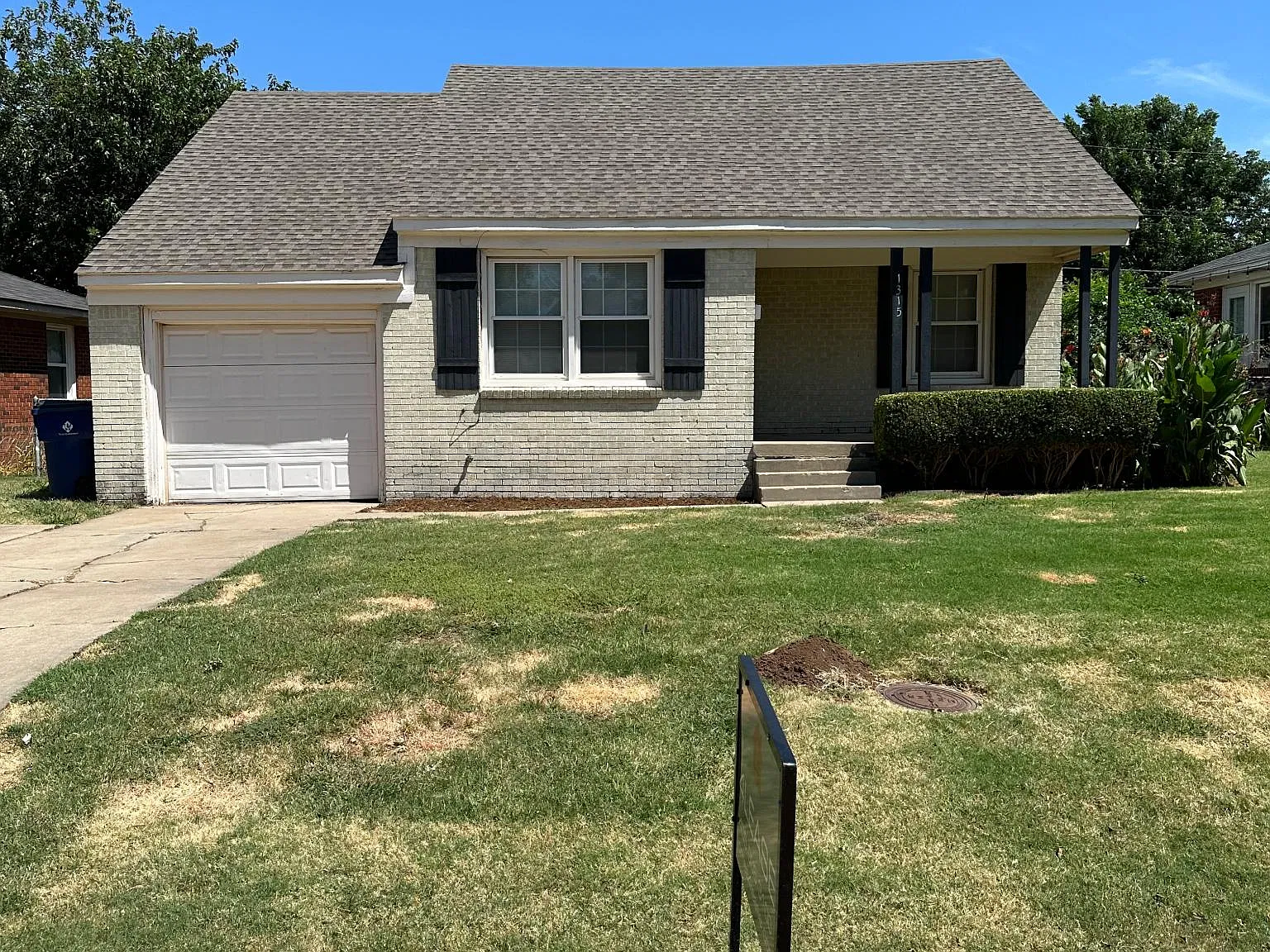 3 bed, 1100 sqft, $1,250 — Photo 1