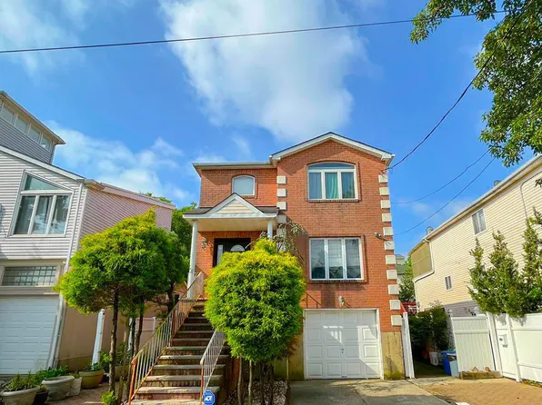 22 Robinson Ave, Staten Island, NY 10312