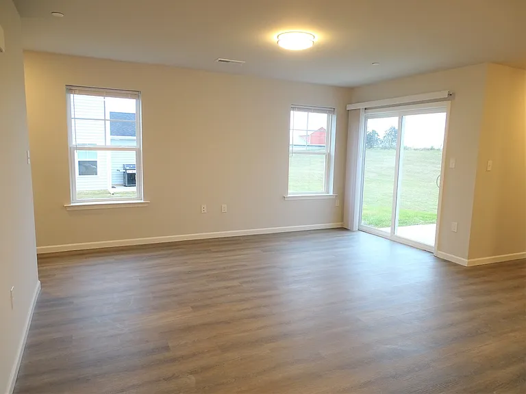 14 Cobblestone Ct — Photo 3