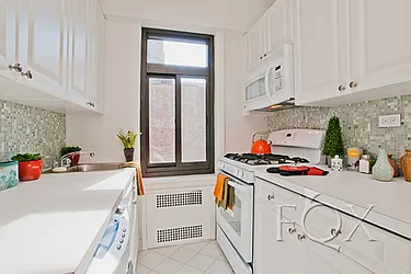Rented by Fox Residential Group