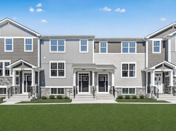 441 Red Oak Cir, Volo, IL 60020