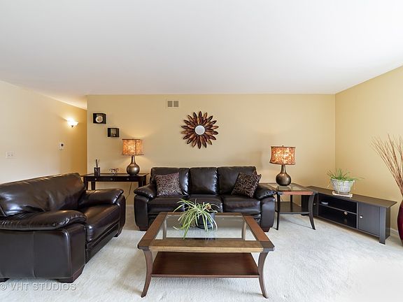 2nd image of 735 La Fayette Pl