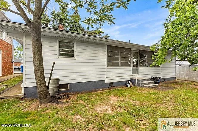 713 Lincoln Dr — Photo 1