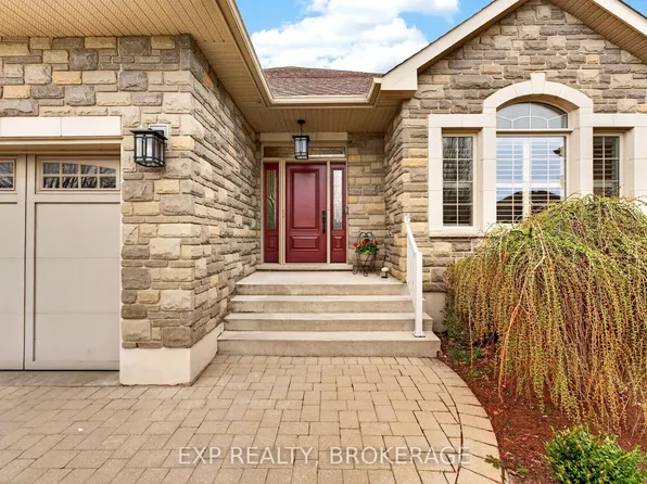 5048 Fox Run Pl, Kingston, ON K7P 0E4