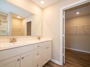 735 Marsh Aster Dr #982, Greenfield, IN