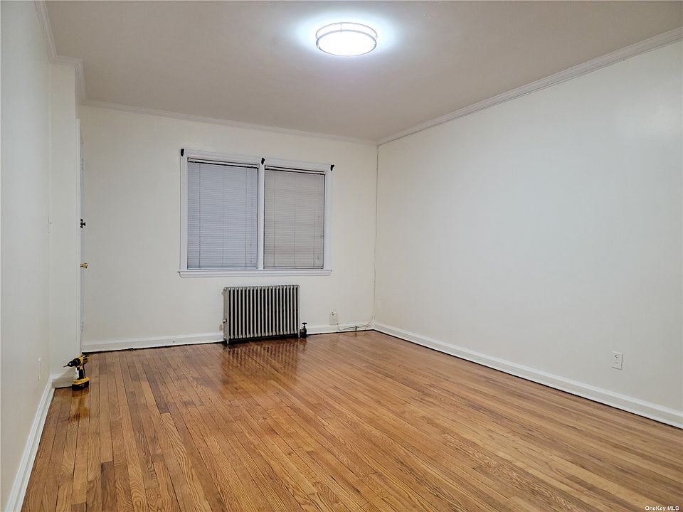 1st image of 188-05 Dunkirk Dr #1