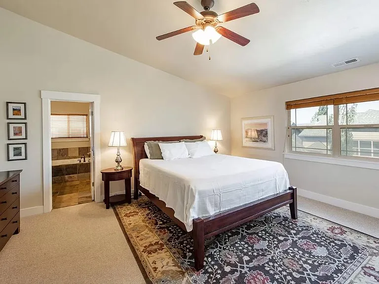 5640 Kodiak Way — Photo 27