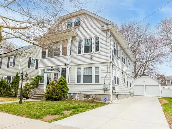 651-653 Pleasant Valley Pkwy, Providence, RI 02908