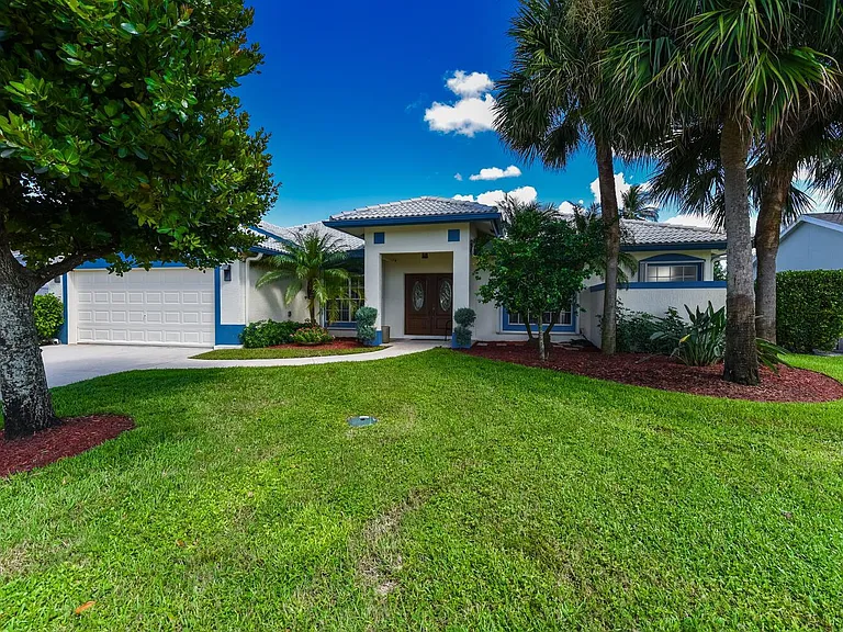 1935 Primrose Ln — Photo 1