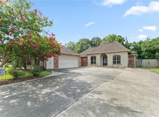 12436 Fawnwood Dr, Walker, LA 70785