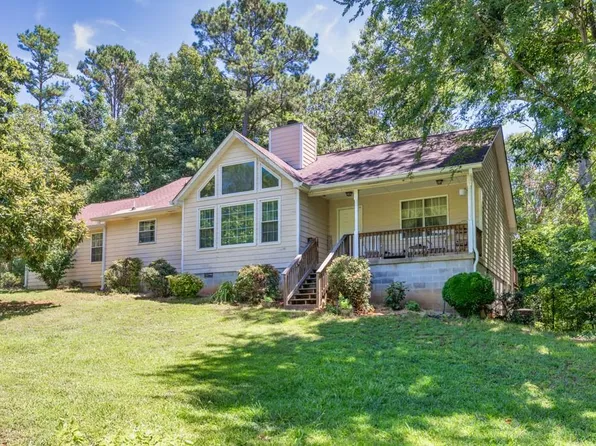 80 Forest Lake Cir, Pendergrass, GA 30567