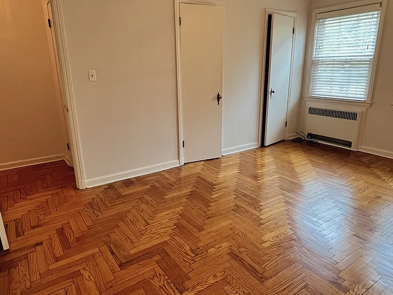 15820 Van Aken Blvd #202 — Photo 7