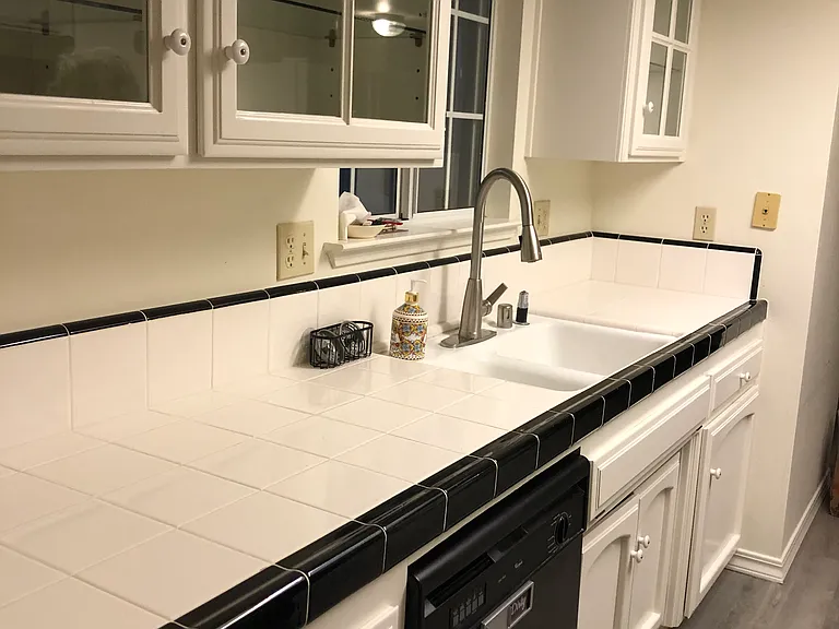 140 Helgren Ct — Photo 4