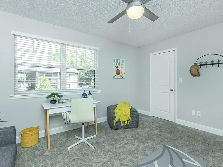 Brighton Valley Apts — Photo 37