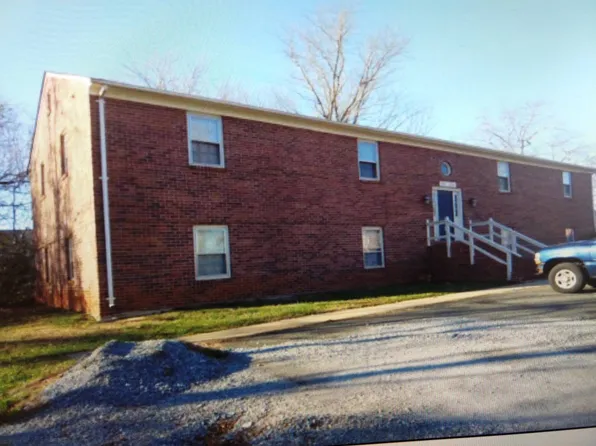 73 Blue Dr, Lynchburg, VA 24502
