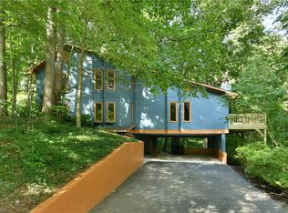 2195 Foxhunter Ct, Winston Salem, NC 27106