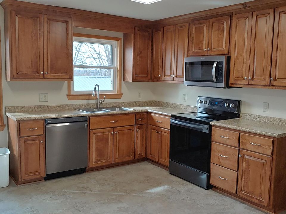 2nd image of 101 Sunset Cir