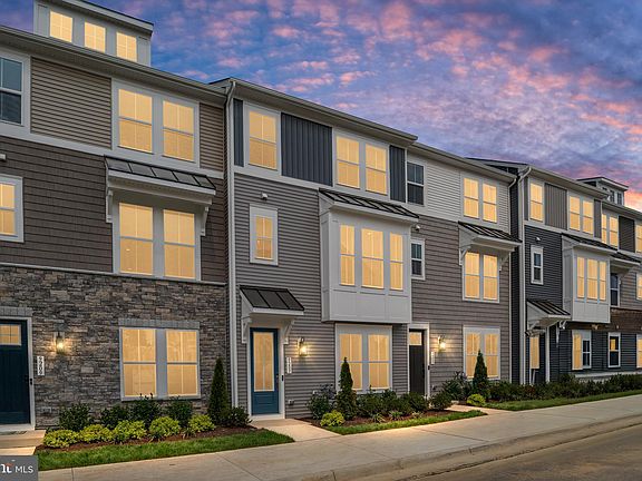 2nd image of 9207 Forkleaf Oak Dr