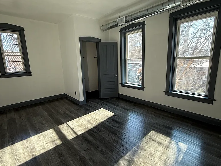 2748 W Cortez St — Photo 1
