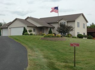 761 Oriole Ln, Hudson, WI 54016