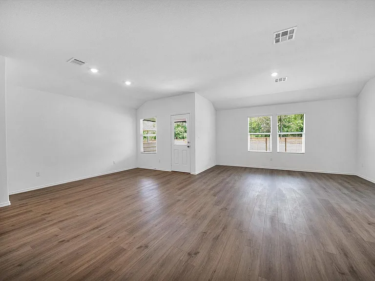145 Crawford — Photo 11