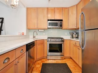 610 Newark St APT 4B, Hoboken, NJ 07030