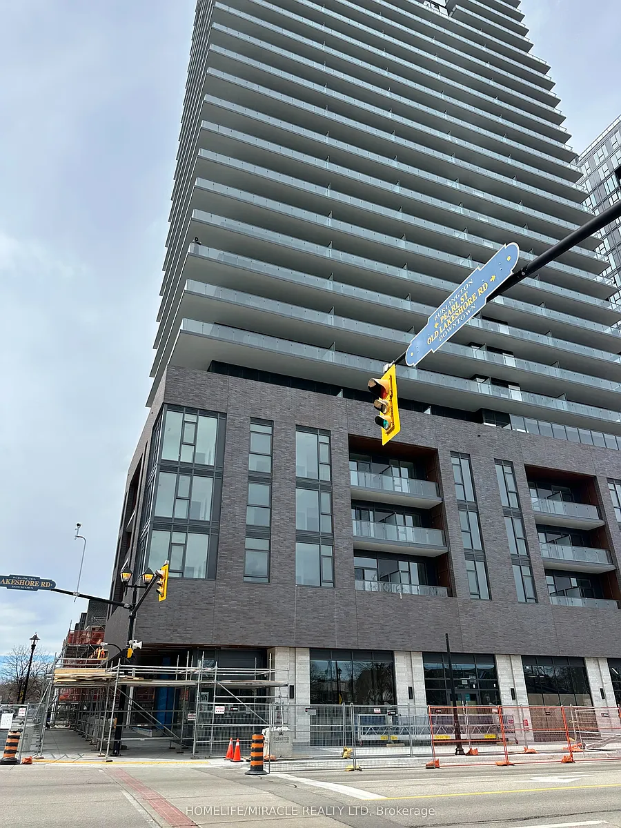 Building Photo - 2075 Lakeshore Rd #603
