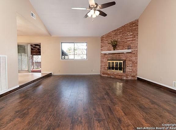 5th image of 2727 Woodline St