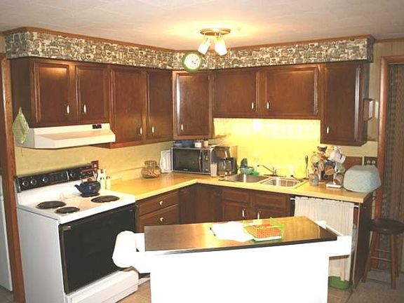 2nd image of 4910 Wildwood Dr