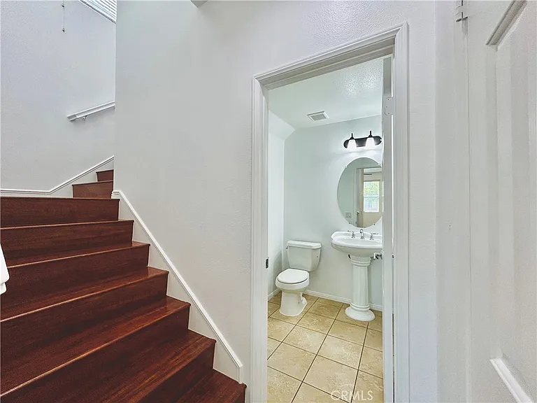 14602 Longwood Ave — Photo 8