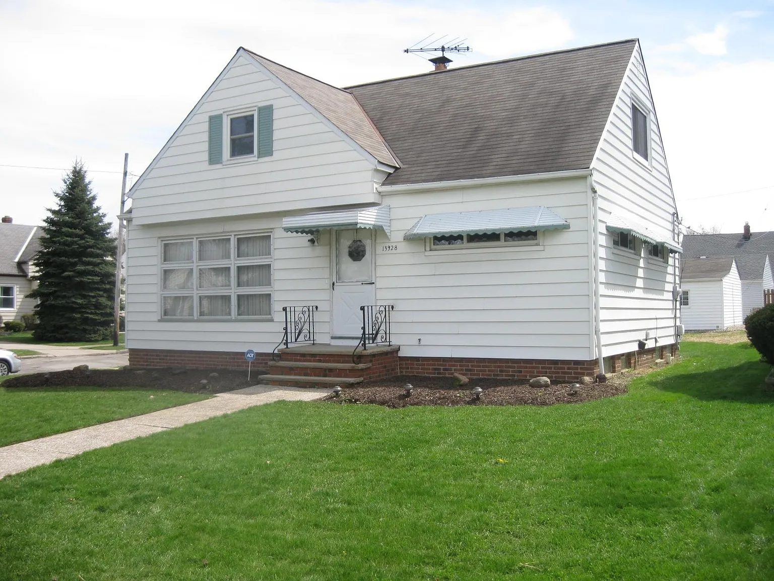13928 Oakview Blvd photo 1