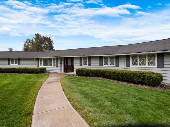 17 Bevell Ln, North Syracuse, NY 13212