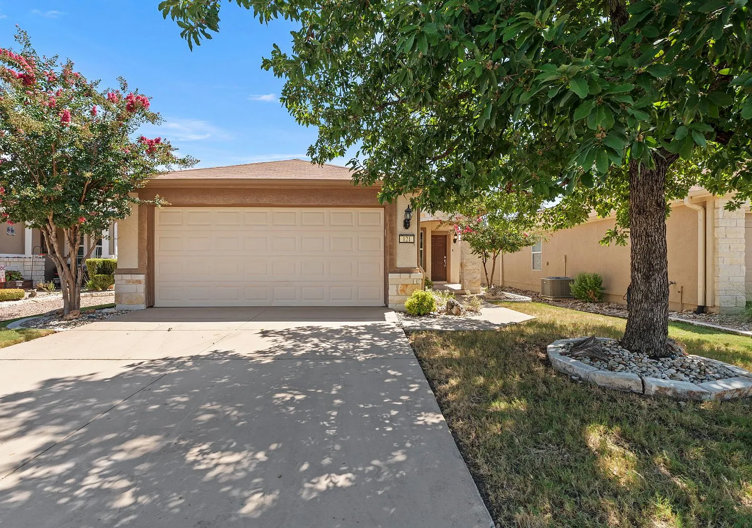 121 Huntsville Cv-Unfurnished Sun City Rental Home Available Now! — Photo 1