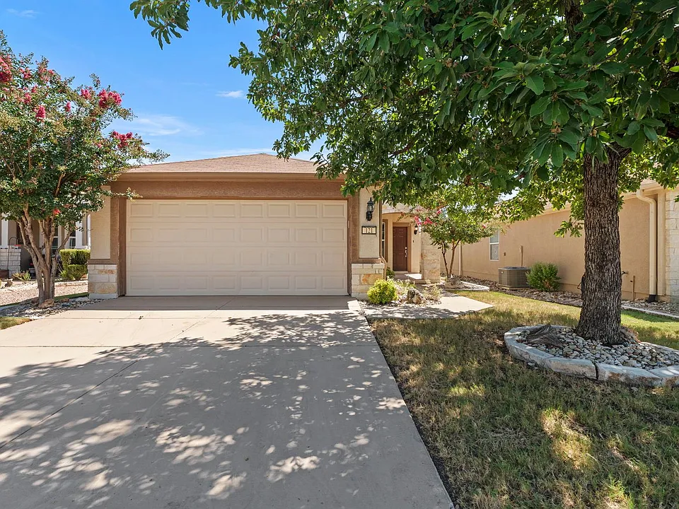 121 Huntsville Cv