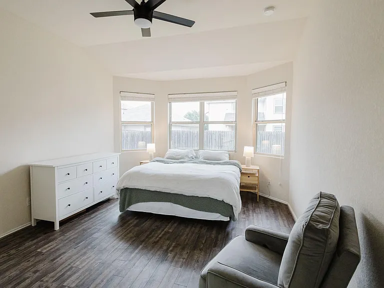 2526 Skybound — Photo 9
