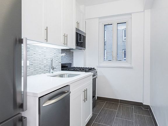 5th image of 333 W 57th St APT 404