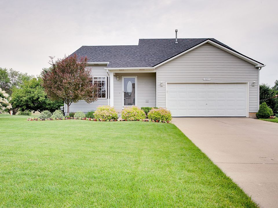 1st image of 295 Waterlily Dr