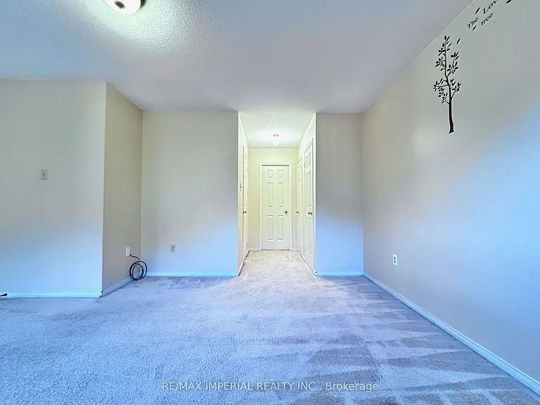 3058 Dalehurst Dr — Photo 23