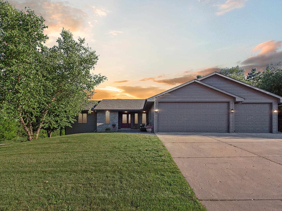 1st image of 3405 Doe Dr