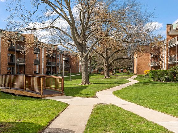 3rd image of 4220 Saratoga Ave APT 209