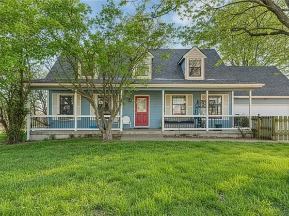 40107 E Lorenze Rd, Lone Jack, MO 64070