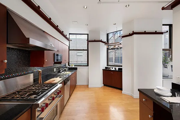 Sold by Nest Seekers International | media 29