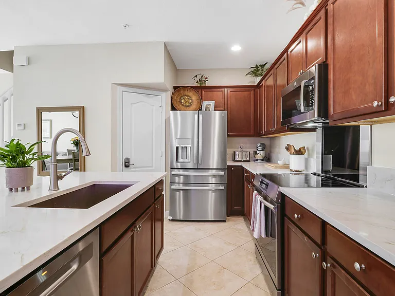 9504 SW Merlin Ct — Photo 5