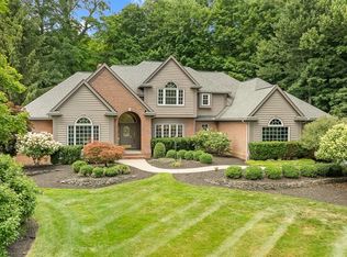 17271 Red Fox Trl, Chagrin Falls, OH 44023