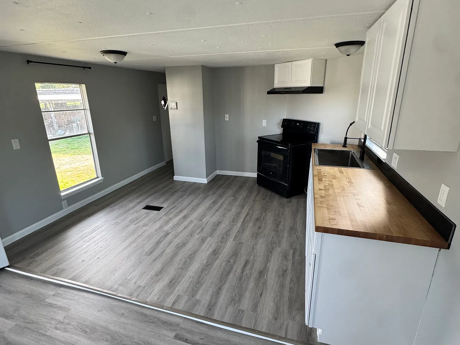 2 bed, 950 sqft, $2,600 — Photo 1
