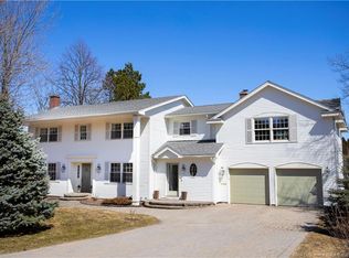 76 Park Dr, Rothesay, NB E2H 2S8