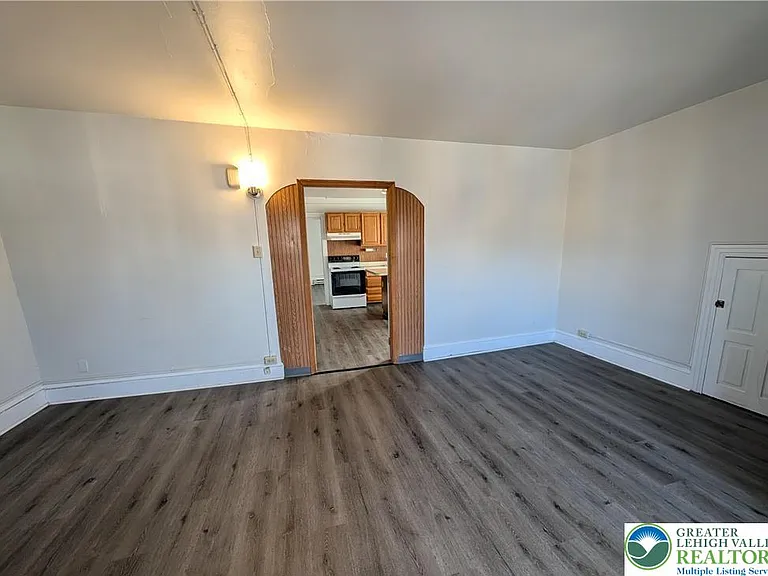 168 W Main St #3F — Photo 6